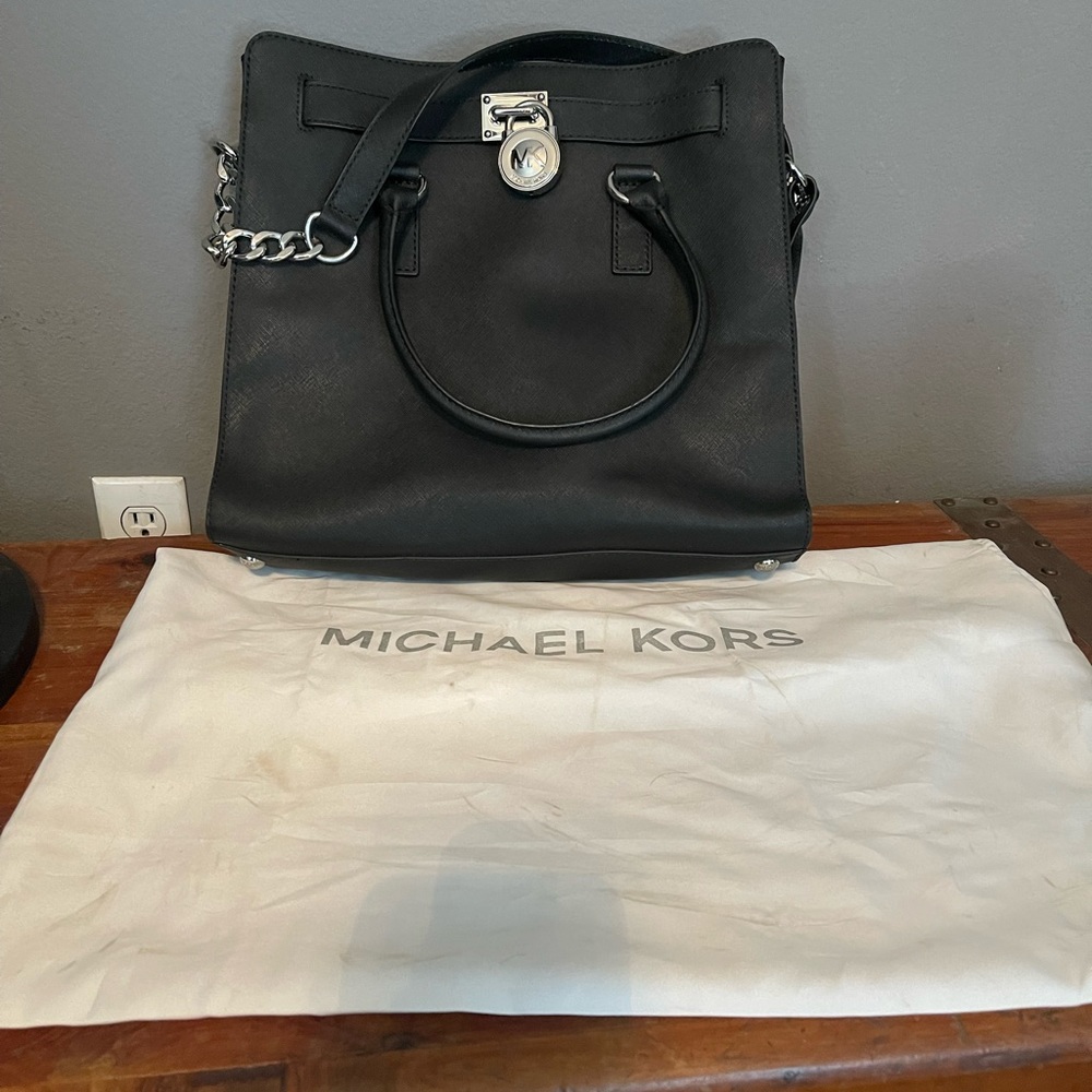 Michael kors purse w dust bag